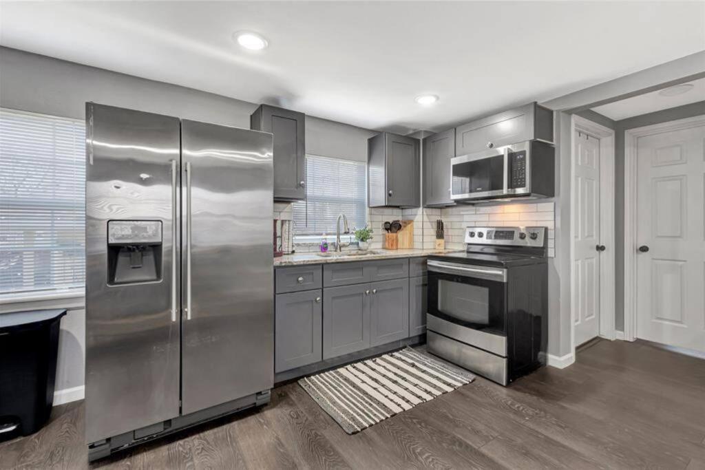 Super Cozy 2 Bedroom With Fast Wifi And Queen Bed Close To Downtown Houston!! 외부 사진