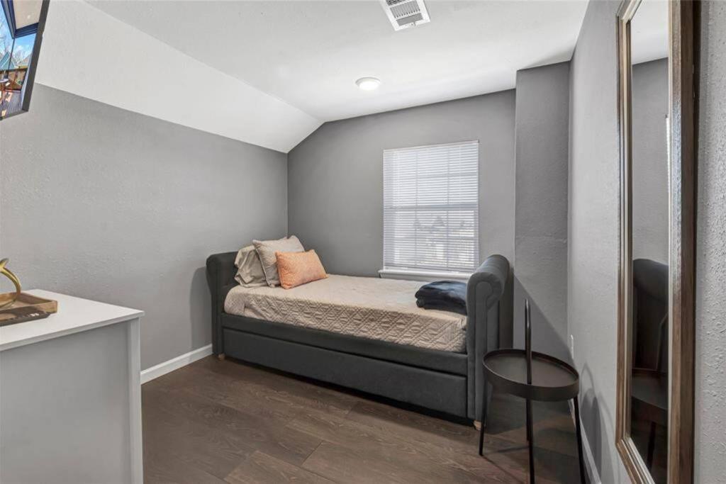 Super Cozy 2 Bedroom With Fast Wifi And Queen Bed Close To Downtown Houston!! 외부 사진