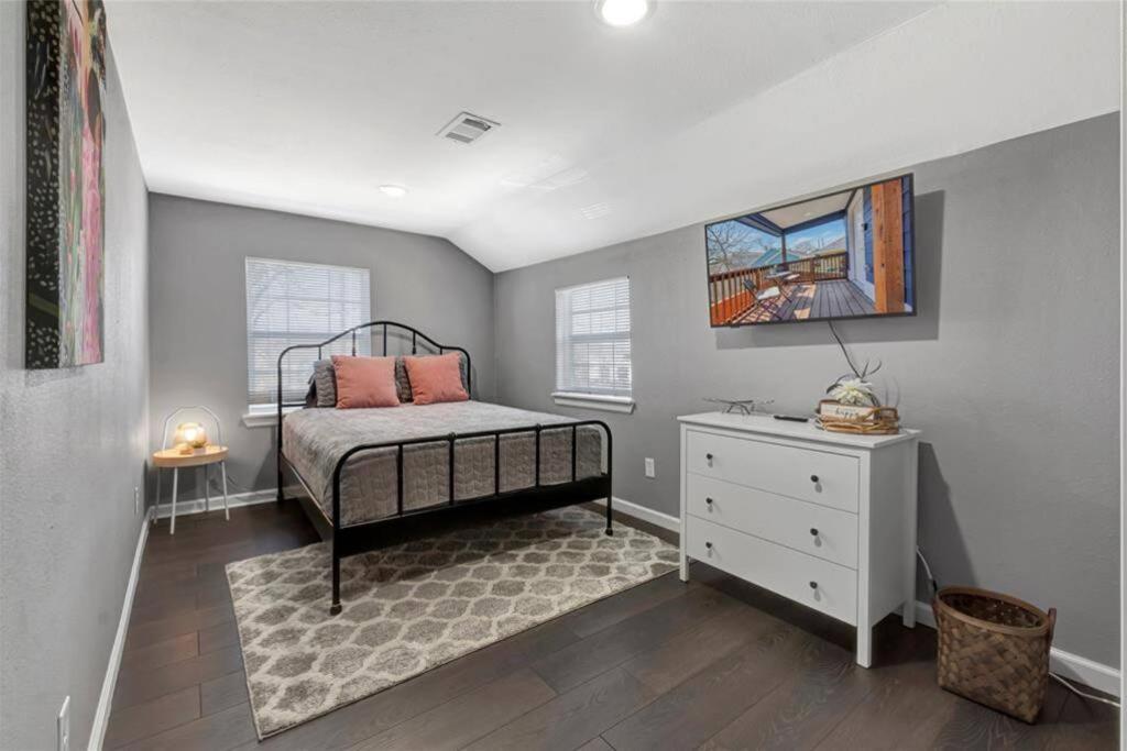 Super Cozy 2 Bedroom With Fast Wifi And Queen Bed Close To Downtown Houston!! 외부 사진